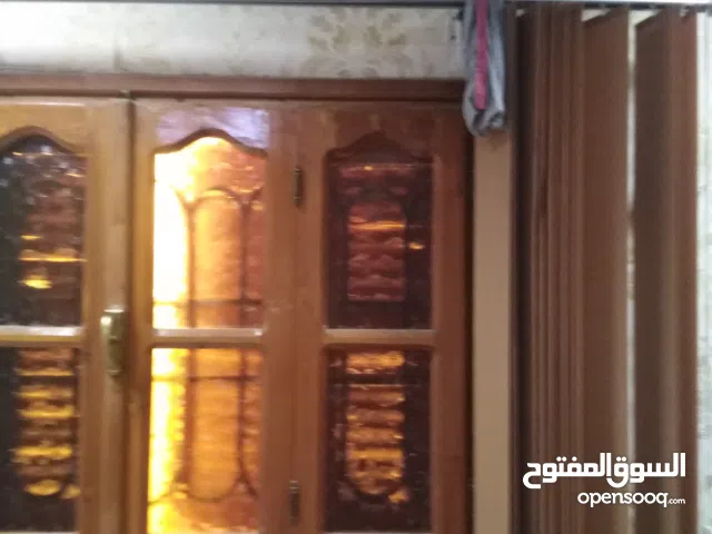 رواشن بحاله ممتازه خشب سويدي عدد 3 واحد بالحديد والآخرين لا