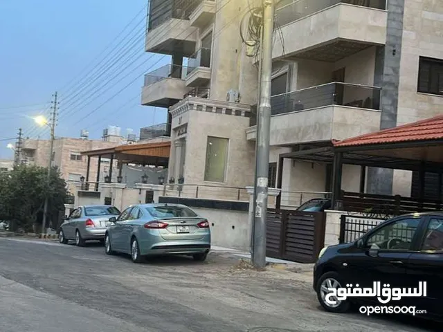195 m2 3 Bedrooms Townhouse for Sale in Amman Tabarboor