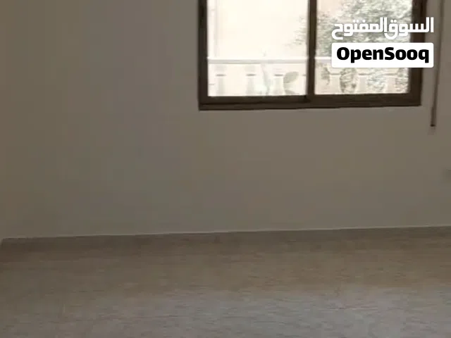 شقة شبه ارضي للبيع