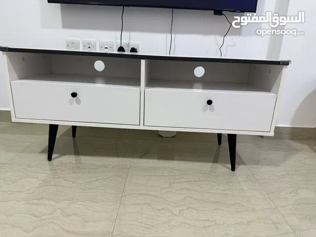 TV unit ( media unite) white color with 2 locker New one One year use