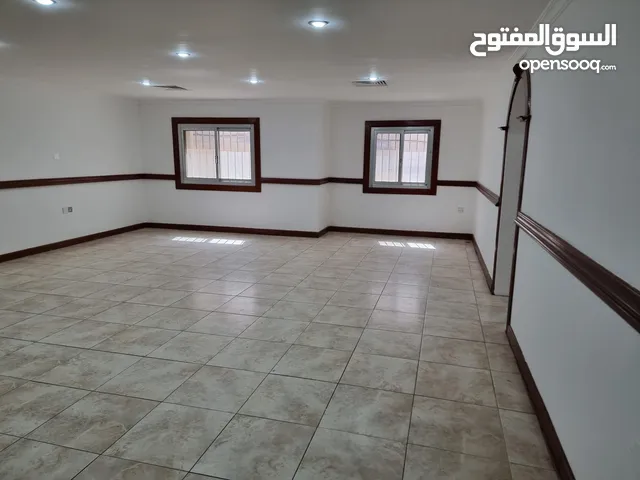 750 m2 3 Bedrooms Apartments for Rent in Hawally Salwa