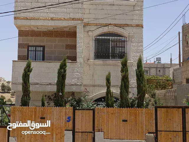 125 m2 4 Bedrooms Townhouse for Sale in Amman Salihiyat Al-Abid