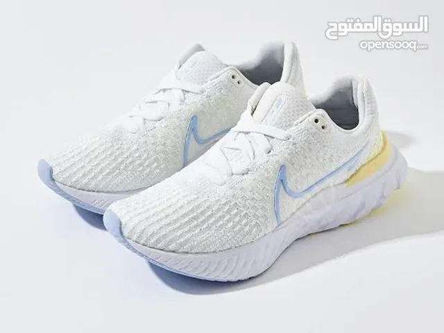 39 Sport Shoes in Hawally