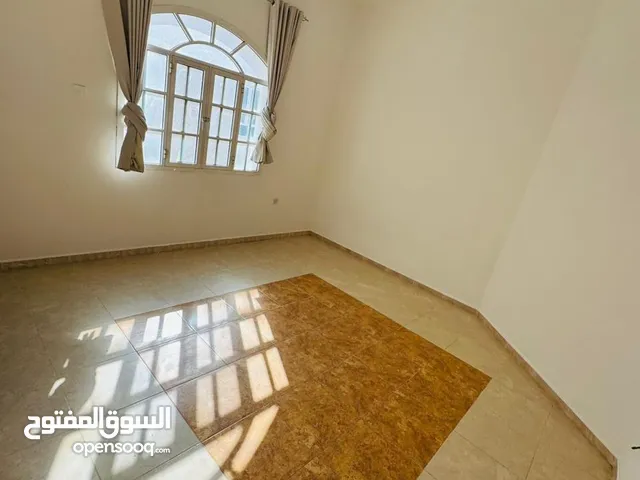 شقة للايجار السنوي ونصف والشهري مسقط الموالح