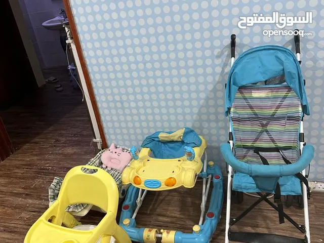 عربية أطفال و كرسي طعام وسرير كرسي رضع و جراية مشاية كلهم