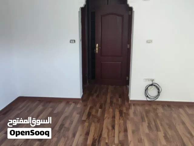 شقة في موقع مميز مؤجرة لسنة قادمة بسعر مميز