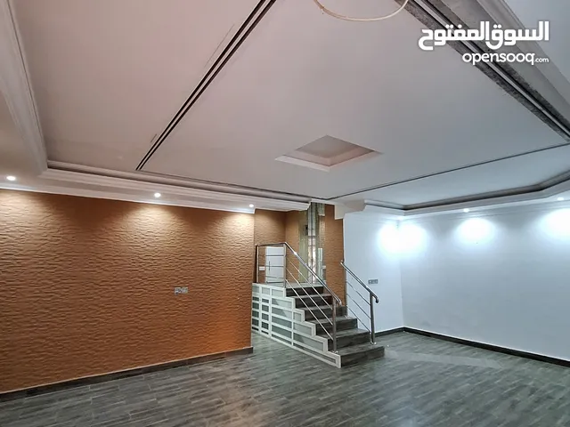 250 m2 4 Bedrooms Apartments for Rent in Hawally Salwa