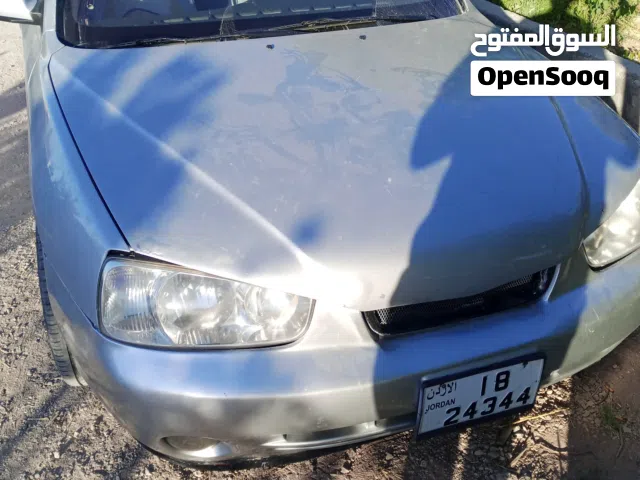 2002 Hyundai Elantra Standard
