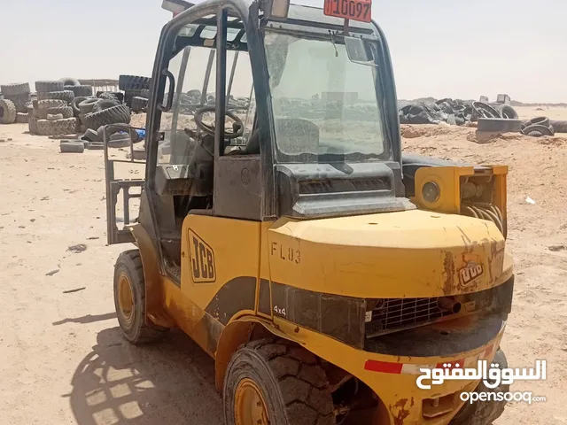 فوركلفت JCB موديل 2010