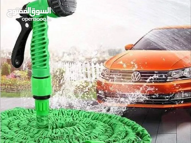 بربيج ماء مع طقم كامل قابل للتمدد والتقلص سهل التمدد والتقلص لسهولة التخزين.