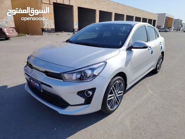كيا بيجاس 2022 للبيع في الرياض اللون فضي لوحة رقم ر ب د 7436