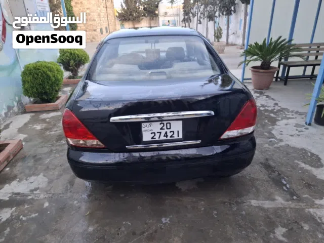 2005 نيسان صني SL