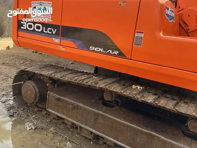 Excavator d300lcv