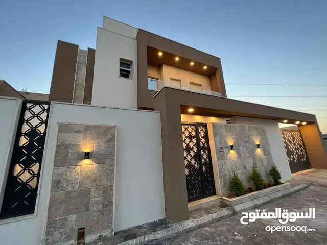 400 m2 More than 6 bedrooms Villa for Sale in Tripoli Al-Serraj