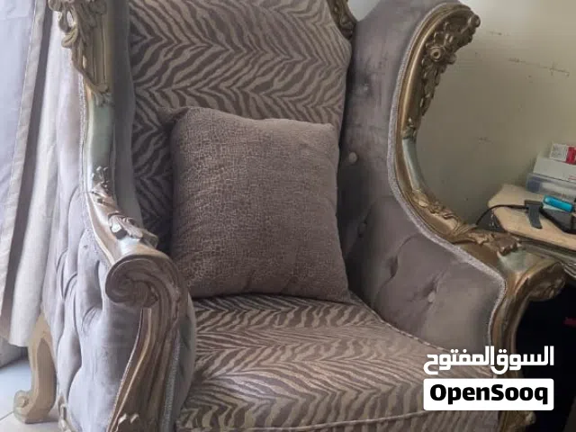 كنب بحالة ممتازة