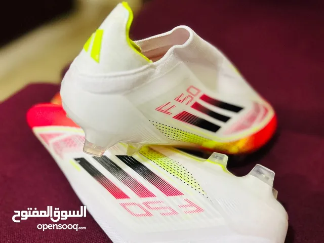 ADIDAS F50 SIZE 42 GOOD FOR NATURAL TURF AND CAN BE USED FOR AG AS WELL