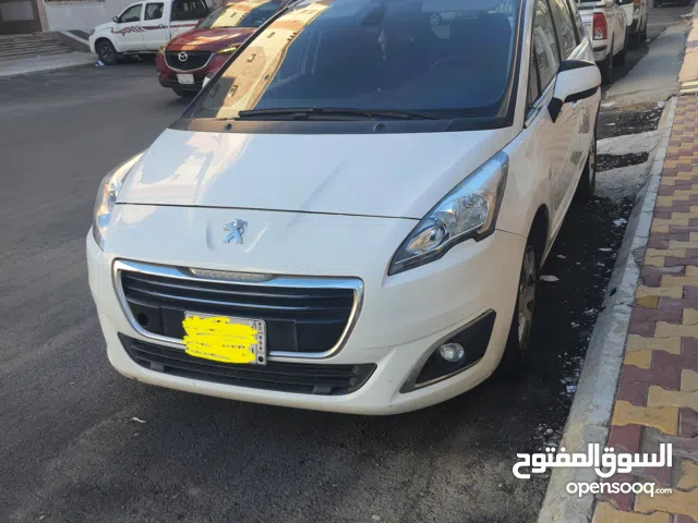 Expat used 7 seater Peugeot 5008 model 2016 in excellent condition