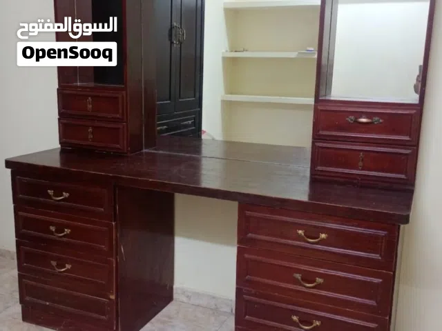 قابل للتفاوض بسرعة -  للبيع  $ .تسريحة  فاخرة.. ضخمة لتتسع لجميع حاجاتك مهما كانت مميزة بثلاث مرايا.