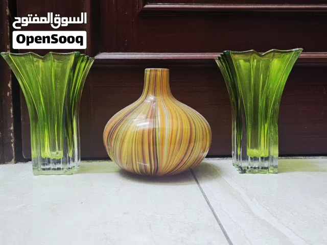 3 glass vases for 1 OMR  kings picture for 1 rial