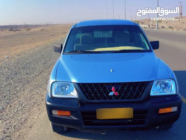 ميتسوبيشي بيكاب 2004