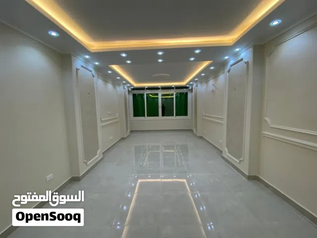 شقة للبيع تشطيب ألترا سوبر لوكس بموقع متميز داخل مدينة حدائق الأهرام