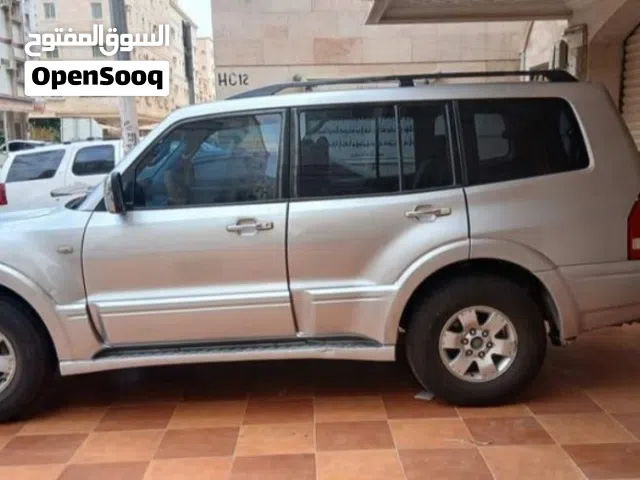 2005 ميتسوبيشي باجيرو GLS MID