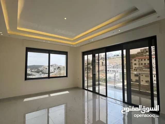 شقة طابق اول فندقية بتشطيبات فاخرة في طريق المطار خلف مدارس العالمية