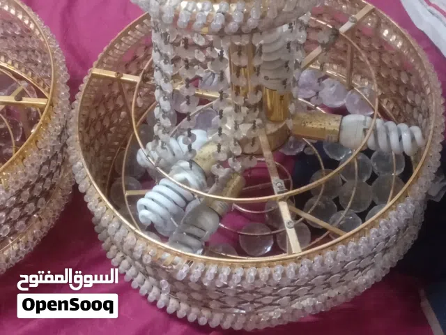 ثريات مستعمله بحاله ممتازه