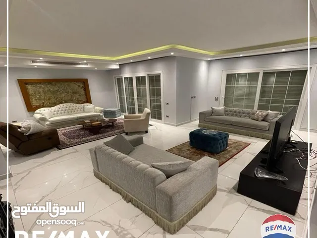 A Luxurious Townhouse for Sale at Palm Hills Woodville