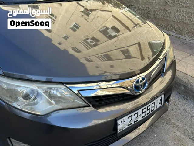 2012 تويوتا كامري LE