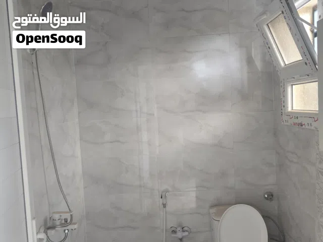 استوديو في عين زاره جنب مدرسه بابل  بدايه شارع مدهش لاند  دار مساحه    4.5 ف 5.5 مطبخ 3.5ف 4.5 ممر 2