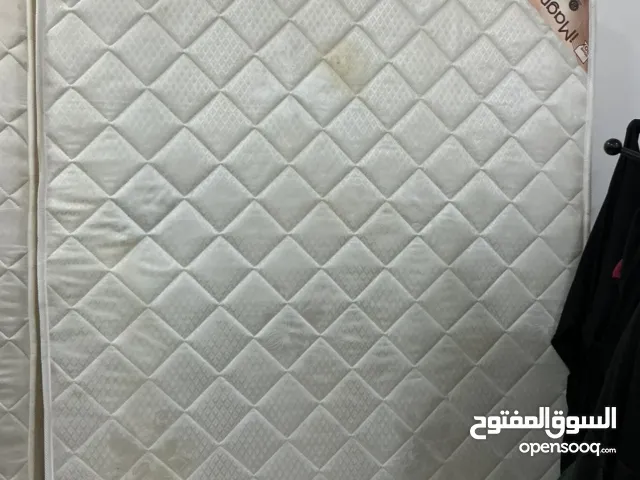 مفارش اثنين (متراس ) مستعمل شبه نظيف  السعر للواحد 10