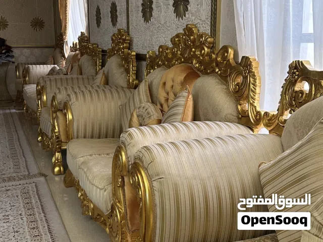 طقم جلوس مصري كلاسيك مع طاولات يتسع إلى 14 شخص
