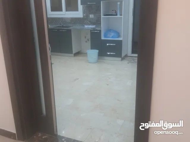 300 m2 More than 6 bedrooms Apartments for Rent in Tripoli Janzour