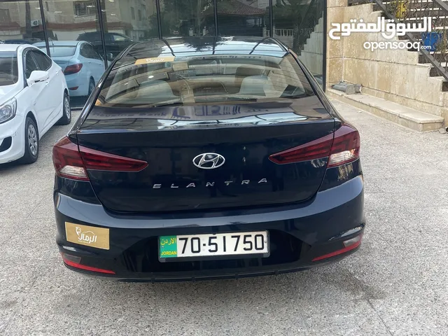 Sedan Hyundai in Amman