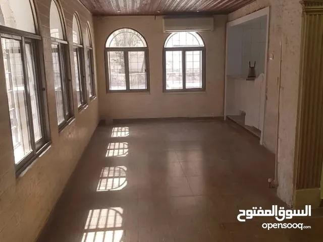 420 m2 5 Bedrooms Villa for Sale in Amman Deir Ghbar