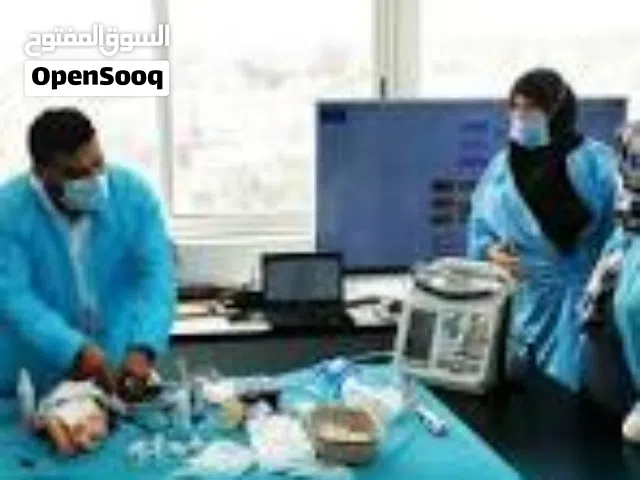 عيادات خارجية مجمعه طايقين مساحة المسقوف 600 متر