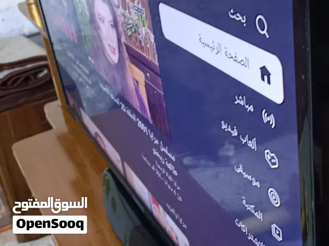 سامسوج اصليه بدون سمارت واذا تريد وياها جهاز تحويل شاشاه ذكيه مركب عليها وشاشه نضيفه كامله وصوت مضخم