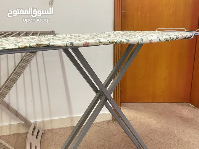 طاولة مكوى بحالة ممتازه وقويه طاولة مكوى بحالة ممتازه وقويه مدينة حمد دوار 13 Iro