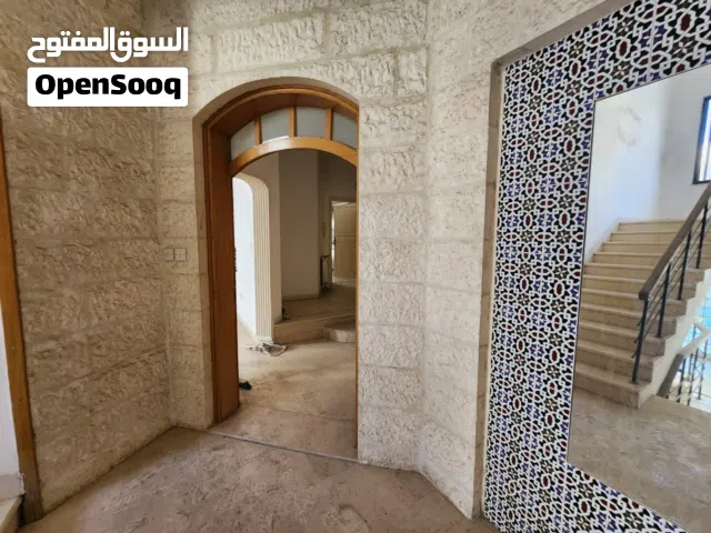 350 m2 4 Bedrooms Villa for Sale in Amman Um Uthaiena Al Gharbi