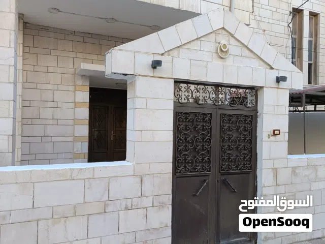 208 m2 5 Bedrooms Townhouse for Sale in Irbid Hay Al Abraar