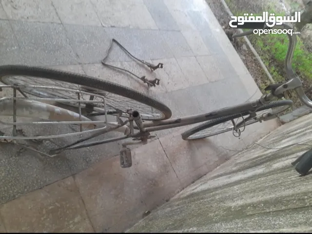 بسكليت جنط 27 يحتاج كرسي وتيوبين
