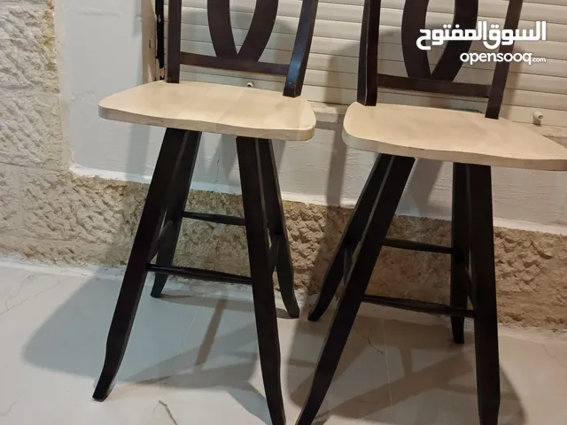 كراسي بار امريكي بحالة ممتازة. خشب صولد متحرك