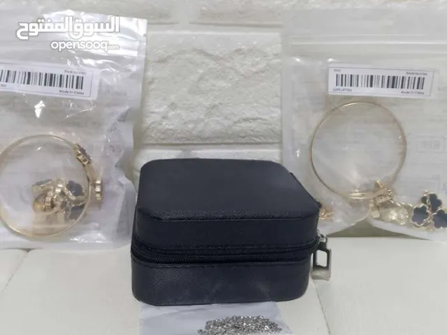 متوفر معنا سوارات نساء بكميه قليله