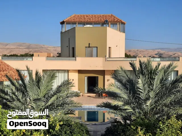 مزرعه وشاليه مع مسبح وملعب تصلح للاستثمار