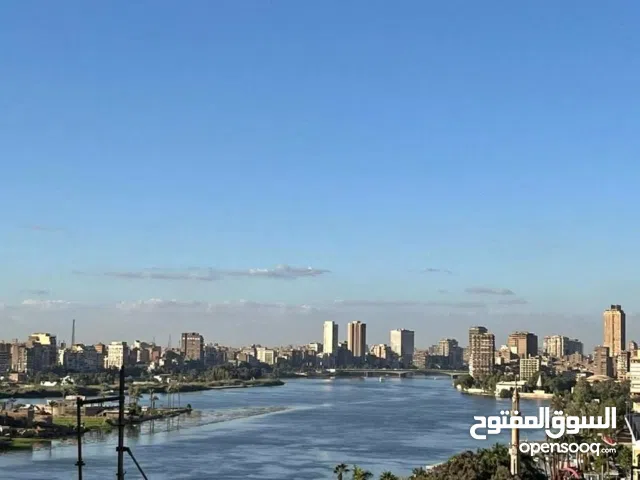 وحدة فندقية متشطبة ومفروشة للبيع ع كورنيش النيل المعادي متأجرالك شهريا بـ 108ألف بعقد موثق 100%