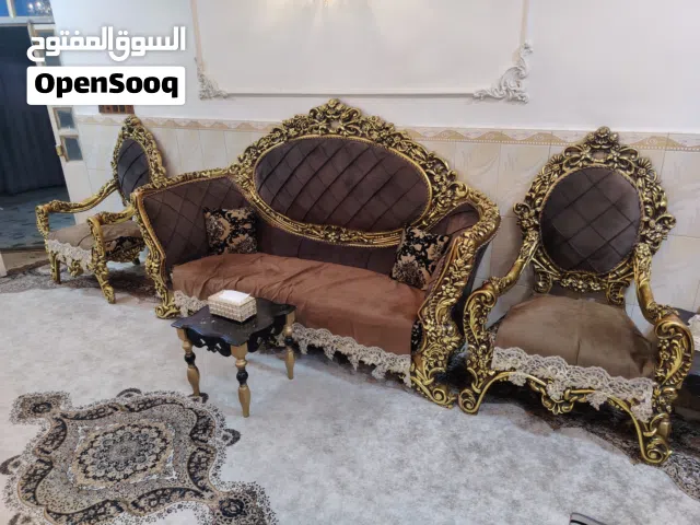 تخم قنفات ملكي جديد استعمال قليل 4 مقاعد مفرده و2 مقاعد ثلاثي مع سيت طبلات