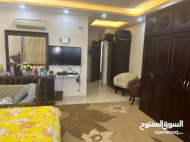220 m2 3 Bedrooms Apartments for Sale in Amman Tla' Ali