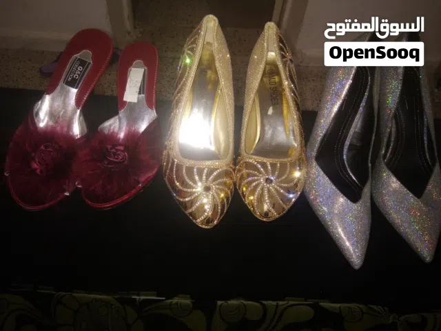أحذية جديدة غير مستعملة