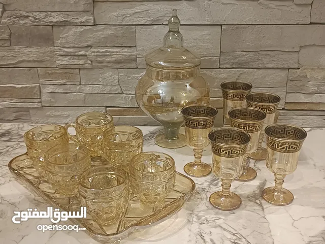 كؤوس وفناجين عسلى